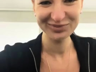 Young amateur teen in solo masturbation getting kinky