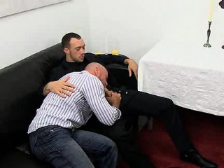 Kirk Cummings Gets His Cock Sucked By A Mature Stud...