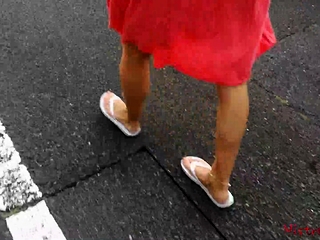 Mistress pov walking bare feet (flip flops) - mistress kym