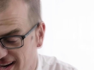 Blonde TS Casey Kisses enjoys banging her Assistant