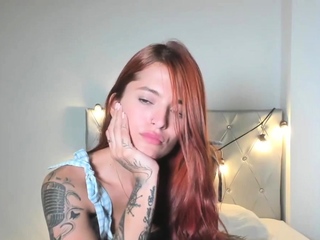Redhead Amateur Beauty Camgirl On Webcam...