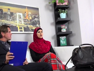 Lawyer settles for fine muslim pussy