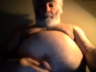 Ny Daddy Bear Jerks Off On Webcam...