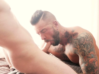 Young Jock Fucks Tatted Muscle Daddy Dolf Dietrich Bareback...