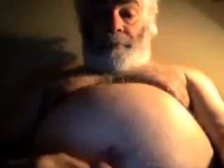 Hairy Hor Daddy Bear Jerks Off On Webcam...