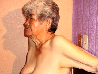 Omageil mash of homemade pics of too old ladies