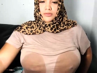 Sexy Webcam Brunette Boobs...