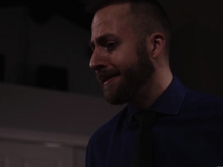 TBabe tries to seduce a guy to have sex