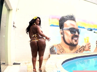 Black bootylicious ts twerks and fucks