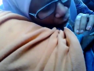 malay-tudung specky isap konek