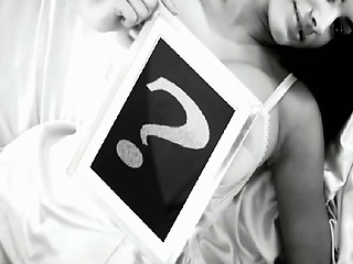 Right here is busty British mannequin Kelly Brook dressed up us an