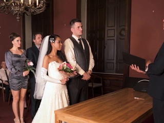 Newlyweds cant resist and get intimate right after wedding