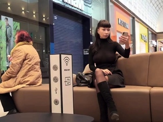 Milf Exhibitionist: Skirt & Stockings Flash