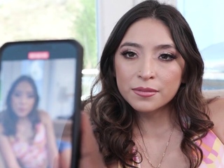 Petite latina tipping black delivery guy interracial blowjob