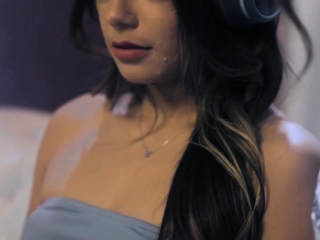 Naughty Isabella Nice Seduces And Fucks Petite Xxlayna Marie