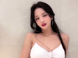 Hot asian babe goes crazy jerking