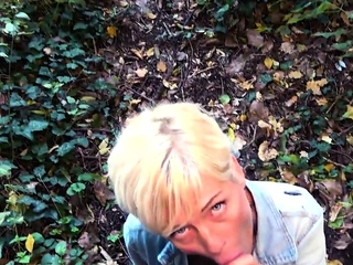 Real outdoor blowjob with amateur
