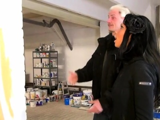 Intern seduces her boss on the construction site