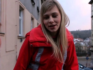 Enticing blonde cutie gave a great blowjob to bf