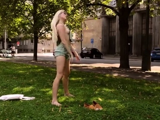 Emma White – Green Outfit