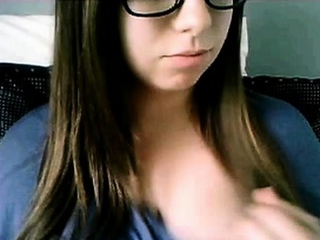 Italian Amateur Shows Off Her Nipples and Tits on Chatroulet