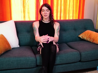 GROOBYGIRLS   Model of the Month Christie Darrow