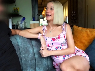 Tinder slut easy to fuck on the first date