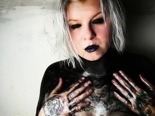 Big-Bodied Blonde Goth Babe’s Solo Cam Show