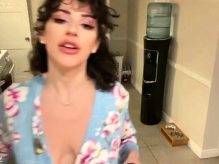 Goddess Fiona Mommy’s Kitchen Blowjob
