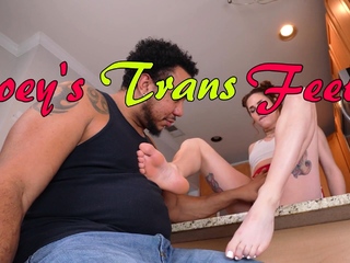 JOEYSTRANSFEETGIRLS   Kalli Grace Gets Her Soles Fucked