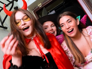 [ClubSweethearts] – Happy Halloween – Olivia Trunk – Elise