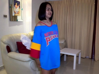 Cute Thai MILF wife in homemade sex tape