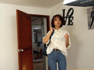 Little Latina can mount dick like a pro
