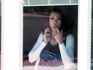 Stepnana Kaya Knight knows her stepgrandson is spying on her