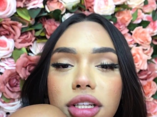 Curvy Trans babe rimmed and fucked