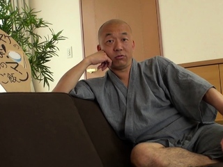 Rei Kitajima is a Horny MILF