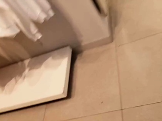 Blonde Teen’s Public Undressing in a Store – Amateur Solo We