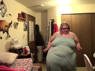 Fat BBW Ex GF masturbating and Squirting with Magic Wand