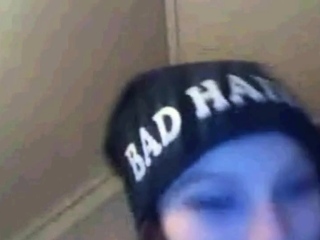 18-riga svenska amatrer spelar med sina brst och dildo p