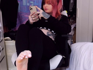 Slutty girl foot fetish with masturbation