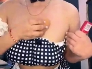 Cumshot amateur MILF suck and jerks dude in the bedroom