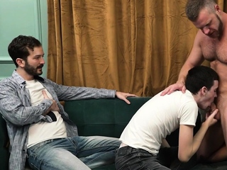 Lumbersexual zaddies sharing twunks ass