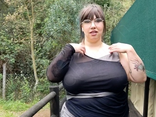 Amateur milf outdoors blowjob and fucking