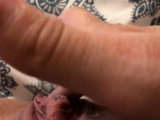 Close up MILF masturbation