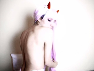 Cute amateur webcam teen girl toying pussy on webcam