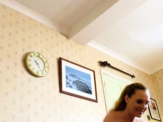 amateur blonde solo webcam