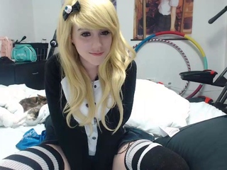 Amateur Blonde Teen Plays Solo with Toy Webcam Porn