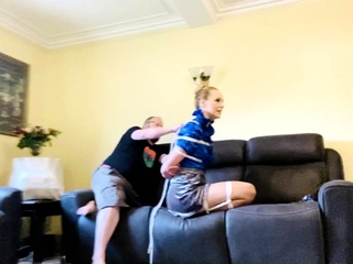 Blonde nóng bỏng tự sướng nồng nhiệt trên webcam