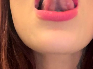 Big boobs milf masturbates with her dildo