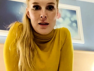 Amateur blonde having solo pleasure